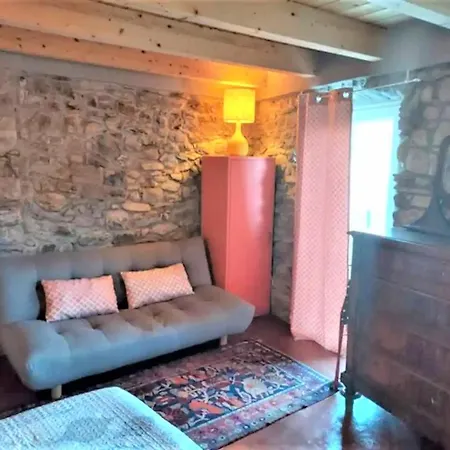 Miro - Escape With Romantic View Balcony Apartment *