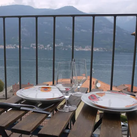 Miro - Escape With Romantic View Balcony Apartment
