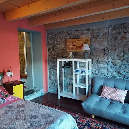 Miro - Escape With Romantic View Balcony